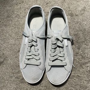 Women’s Size 8.5 Puma Athletic Shoes